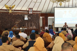 Lewat SAPA BUPATI, Warga Sampaikan Jalan Rusak dan PJU, Bupati Bojonegoro Instruksikan Tindak Lanjut