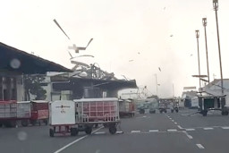 Puting Beliung Terjang T1 Bandara Juanda, 3 Penerbangan Dialihkan ke Semarang