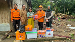 Atap Rumah Roboh Diterjang Angin Kencang, Remaja Putri di Jember Alami Luka Ringan