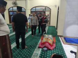 Usai Salat Jamaah, Kakek di Sampang ini Wafat di Dalam Masjid