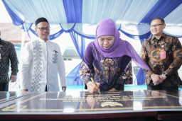 Gubernur Khofifah Resmikan Sarana Fasilitas Penunjang SMAN Taruna Madan