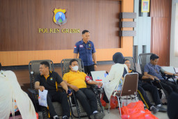 Stok Darah Menipis, Jajaran Polres Gresik Gelar Donor Darah