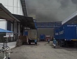 Pabrik Sawit PT BEST di Kawasan Industri Maspion Gresik Terbakar Hebat