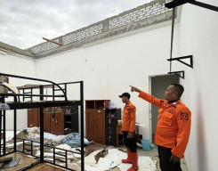 Angin Kencang Terjang Bojonegoro: Atap Ponpes Al Mubarrok Ambruk, Kerugian Capai Rp50 Juta