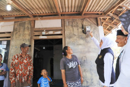 Targetkan Percepatan Elektrifikasi, Khofifah Tegaskan Siap Pasang Listrik Gratis Bagi 3.400 Rumah Tangga Miskin