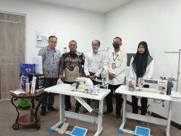 PT BKMS Salurkan Bantuan Alat Wirausaha Senilai Rp425 Juta Bagi Masyarakat Sekitar KEK Gresik