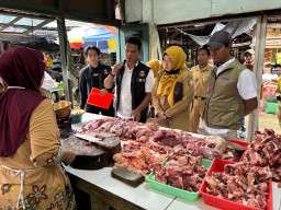 Jamin Ketersediaan Stok Jelang Ramadan, Satgas Saber Polres Bojonegoro Sidak Pasar Kota