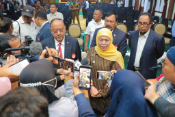 Lantik Pengurus KONI Jatim 2025–2029, Khofifah Targetkan Jatim Jadi Lumbung Prestasi di PON 2028