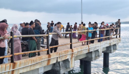 Pemuda Sumenep Lompat dari Pelabuhan Dungkek, Polisi dan Tim SAR Lakukan Pencarian