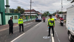 Mahasiswa Meninggal Dunia Usai Motor Oleng dan Ditabrak Minibus di Jalan Raya Gapura