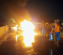 Mobil Sedan Terbakar di Tol Surabaya–Gresik, Diduga Akibat Korsleting Listrik