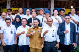 Setelah Dua Tahun Tanpa Subsidi, Petambak Gresik Kembali Akan Nikmati Dukungan Pupuk Subsidi 2026