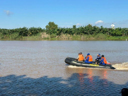Tim SAR Lamongan Cari Bocah Tenggelam di Bengawan Solo
