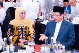 Hadiri Buka Puasa Bersama Menteri Agama RI dan REI Jatim, Gubernur Khofifah Ajak Perkuat Sinergi Percepatan Hunian Layak