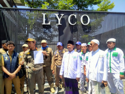 Dinilai Bandel, Satpol PP Sampang Tutup Sementara Lyco Cafe Demi Jaga Kesucian Ramadan