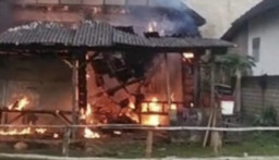 Diduga Akibat Aktivitas Sedot Bensin, Rumah Warga di Desa Kangayan Ludes Dilalap Si Jago Merah