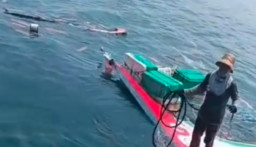 Perahu Nelayan Terbalik di Perairan Gili Rajeh–Cangkarman, Video Evakuasi Viral