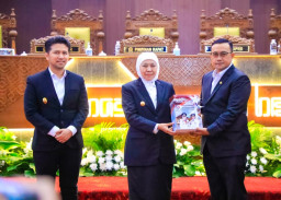 Gubernur Khofifah Paparkan Capaian Kinerja RKPD Jatim Tembus 98,33 Persen