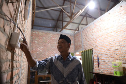 PLN Sambung Serentak 2.533 Sambungan Listrik Gratis dari Donasi Pegawai