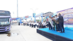 Bupati Lamongan Berangkatkan 175 Peserta Balik Gratis dari Stadion Surajaya