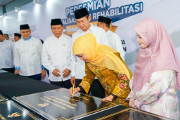 Gubernur Khofifah Resmikan Revitalisasi dan Rehabilitasi 51 SMA, SMK, dan SLB Wilayah Lamongan dan Gresik