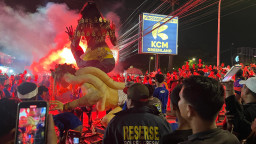 Pawai Ogoh-Ogoh di Menganti, Ribuan Warga Antusias