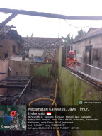 Kebakaran Hebat di Permukiman Padat Mangli Jember, Api Merembet ke Tiga Rumah Warga