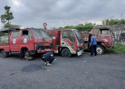 Aset Damkarmat Jember Terlantar di Terminal Pakusari: Dua Truk dan Satu Pickup Dipreteli, Banyak Sparepart Hilang