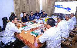 Atasi Krisis Sampah Sungai, Wagub Emil Gandeng Sungai Watch Luncurkan Inovasi Trash Barrier di Jawa Timur