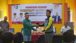 Apresiasi Perjuangan Atlet, KONI Sampang Guyur Reward bagi Peraih Medali Porprov Jatim 2025