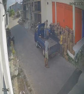 Tipu Sales Susu dan Minyak Goreng hingga Puluhan Juta, Tiga Pelaku Dibekuk Resmob Polres Gresik di Malang