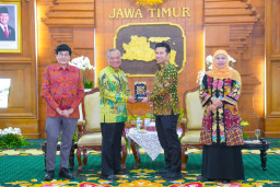 Jatim Bidik Pasokan Kulit Halal dari Australia, Khofifah Dorong Investasi dan Penguatan Industri