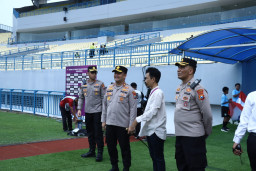 Kapolres Gresik Pimpin Pengamanan ASEAN U-17 2026, Laga Perdana Berjalan Aman dan Kondusif