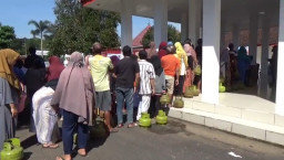 Gas Elpiji 3 Kg Masih Langka di Jember, Pemkab Gelar Pasar Murah dan Ancam Cabut Izin Usaha Pelaku Nakal