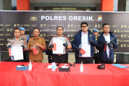 Tersangka Penipuan Berkedok Rekrutmen ASN di Gresik Gunakan Chat Palsu untuk Kelabui Korban