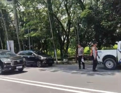 Awas! Parkir Sembarangan di Jalan Bojonegoro, Siap-Siap Diderek!