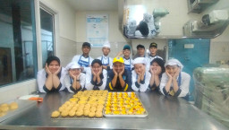 Didukung Bogasari, TEFA SMKN 3 Sukabumi Produksi 3 Ribu Toples Kue Kering 