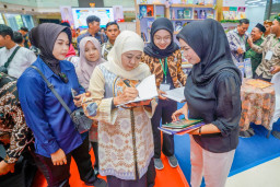 Gubernur Khofifah Ajak Perkuat Budaya Membaca untuk Wujudkan SDM Berdaya Saing Global