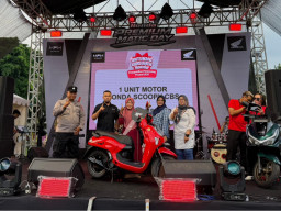 Pengundian UKH di Madiun Digelar di Lapangan Gulun, Konsumen Beruntung Raih Hadiah Utama