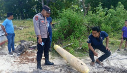 Benda Diduga Torpedo Mengapung di Pesisir Kangean Sumenep, Polisi Sterilkan Lokasi