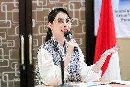 Arumi Ajak Perempuan Aktualisasikan Diri Lewat Medsos di Era Digital