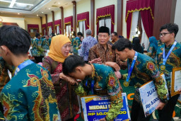 Cetak Quattrick Juara Umum LKS Nasional 2026, Gubernur Khofifah: Bukti Jawa Timur Barometer Vokasi Indonesia