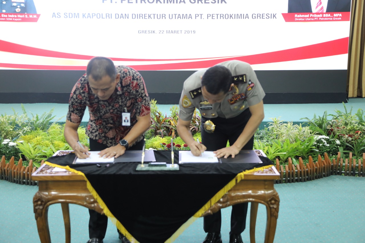 PT Petrokimia Gresik dan Polri Teken MoU