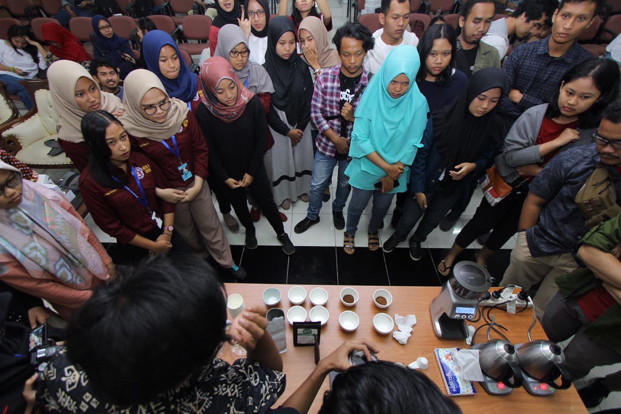 Hadir untuk Negeri, PG Kembangkan Ide Kreatif Mahasiswa di Semarang