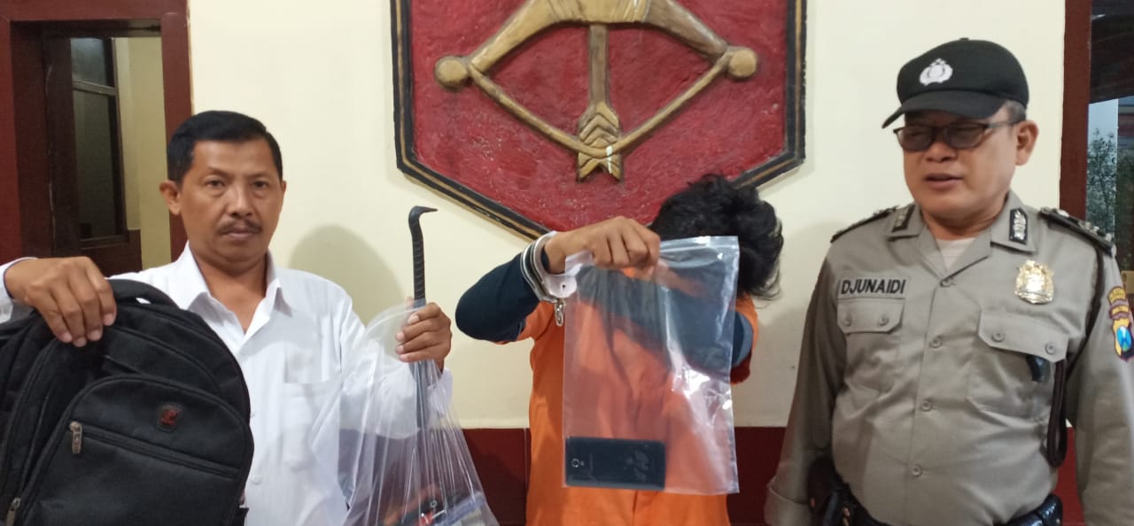 Warga Balongsari Tama Hajar Pencuri HP