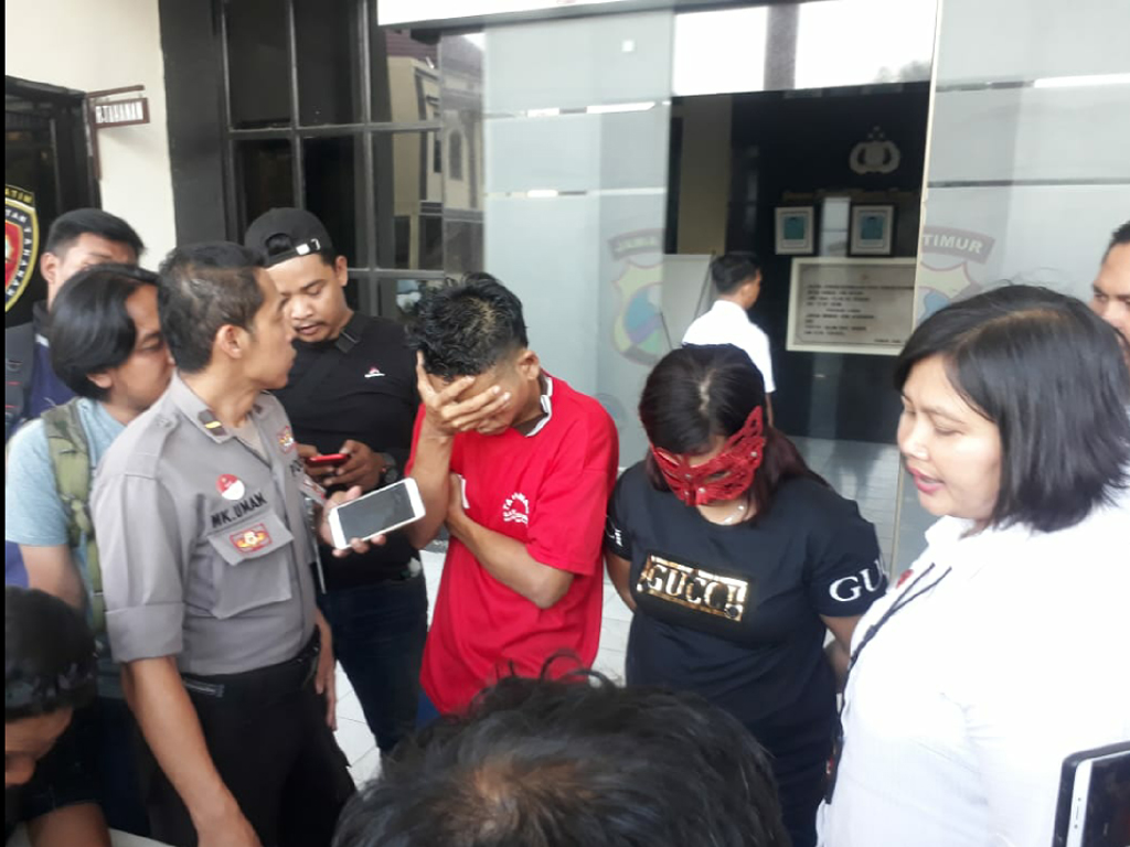 Jual Istri dengan Layanan Threesome Seharga Rp 2 Juta, Tersangka Digerebek di Hotel