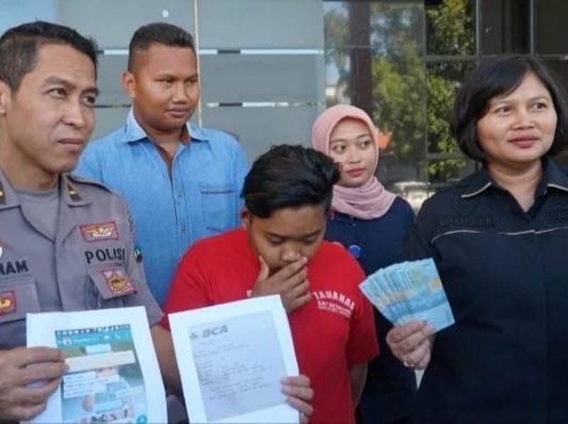 Jajakan Istri yang Tengah Hamil 4 Bulan via FB