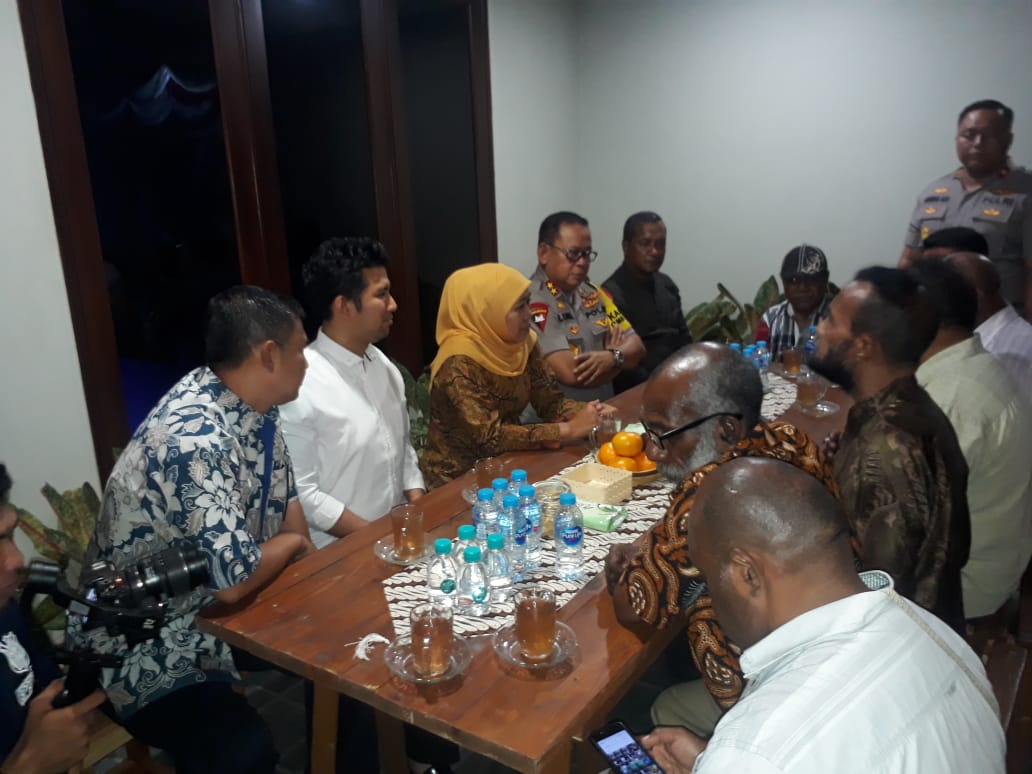 Forkopimda dan Keluarga Besar Papua Surabaya Cangkruk Bareng
