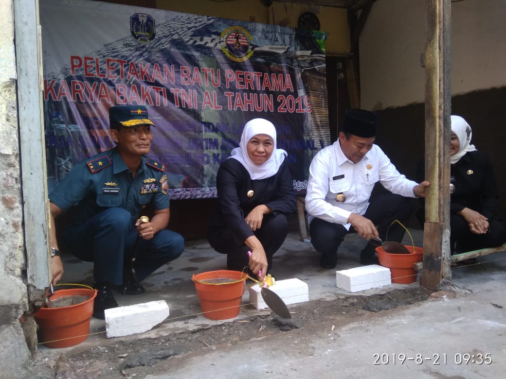 TNI AL Bedah Rumah 84 Unit di Lamongan