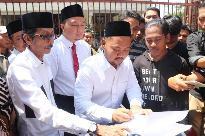 Di Gresik, Mahasiswa Demonstrasi Tolak RUU KUHP ke Kantor Bupati dan DPRD